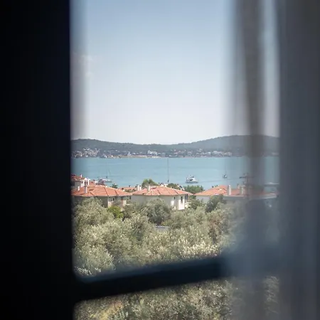 Ξενοδοχείο Cunda Fora 3*