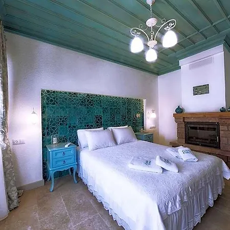 Hotel Cunda Fora 3*