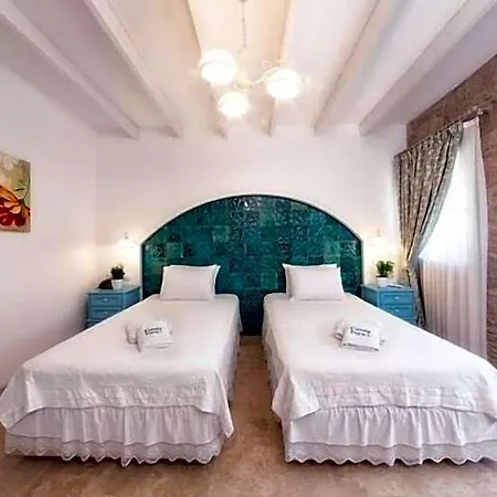 Cunda Fora Ayvalı