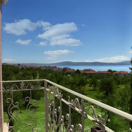 Cunda Fora Ayvalı