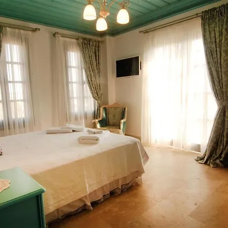 Hotel Cunda Fora 3*